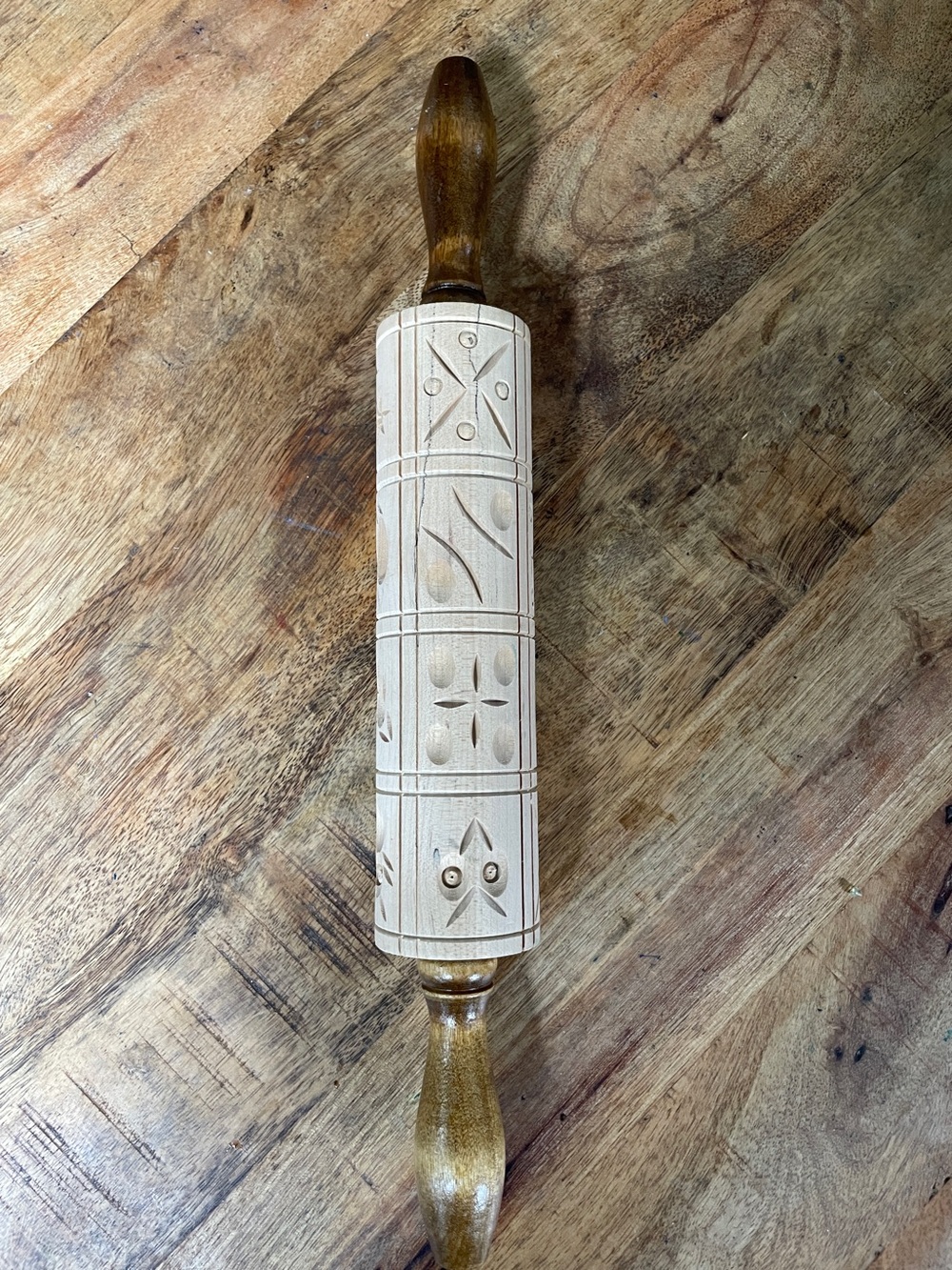 Carved Pattern Wooden Rolling Pin with‎ Dark Turned Handles